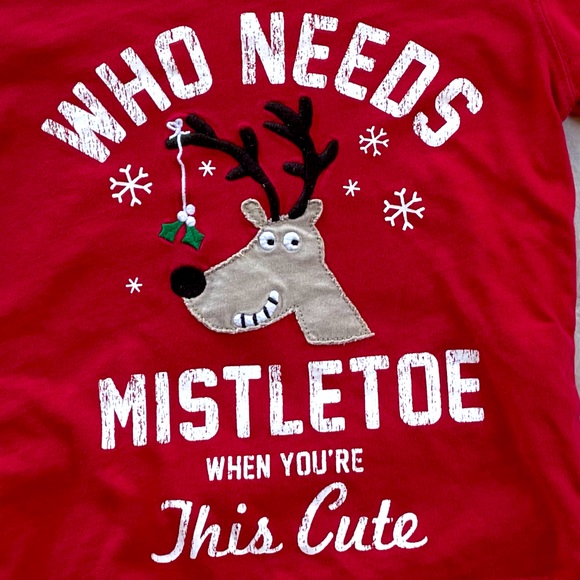💥4/$20💥2T Reindeer Who Needs Mistletoe When You're This Cute Christmas T-Shirt - Picture 5 of 7